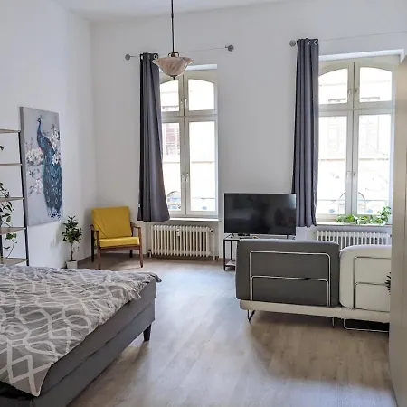 2 Zimmer, Stadtperle Mit Balkon Und Parkplatz *